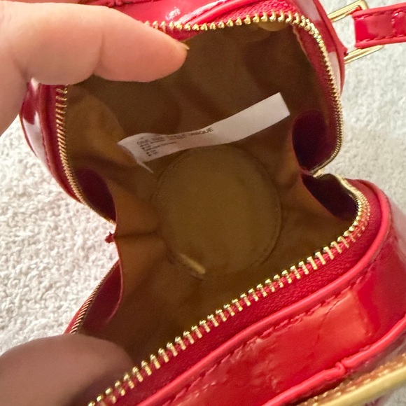 Disney | Snow White Apple Purse - Picture 15 of 15